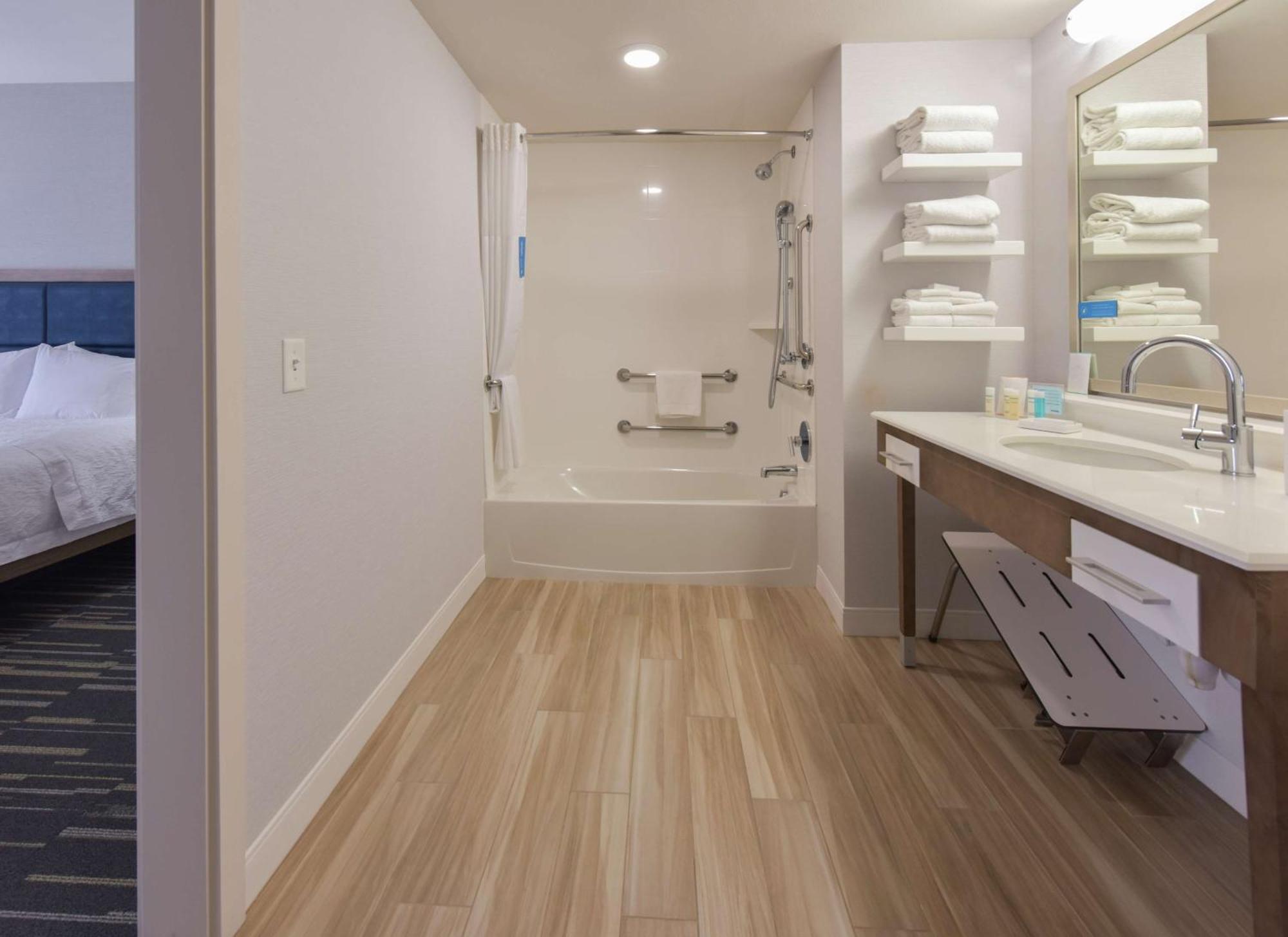 Hampton Inn & Suites Seattle/Redmond Wa Extérieur photo